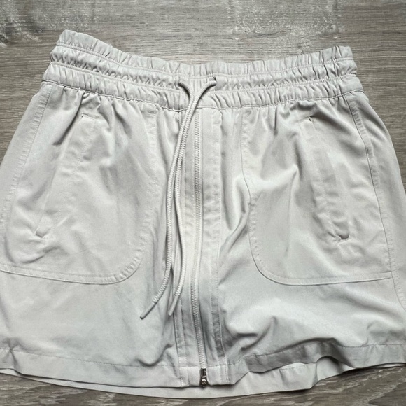 Athleta Expedition Skort- 8 - Picture 1 of 8